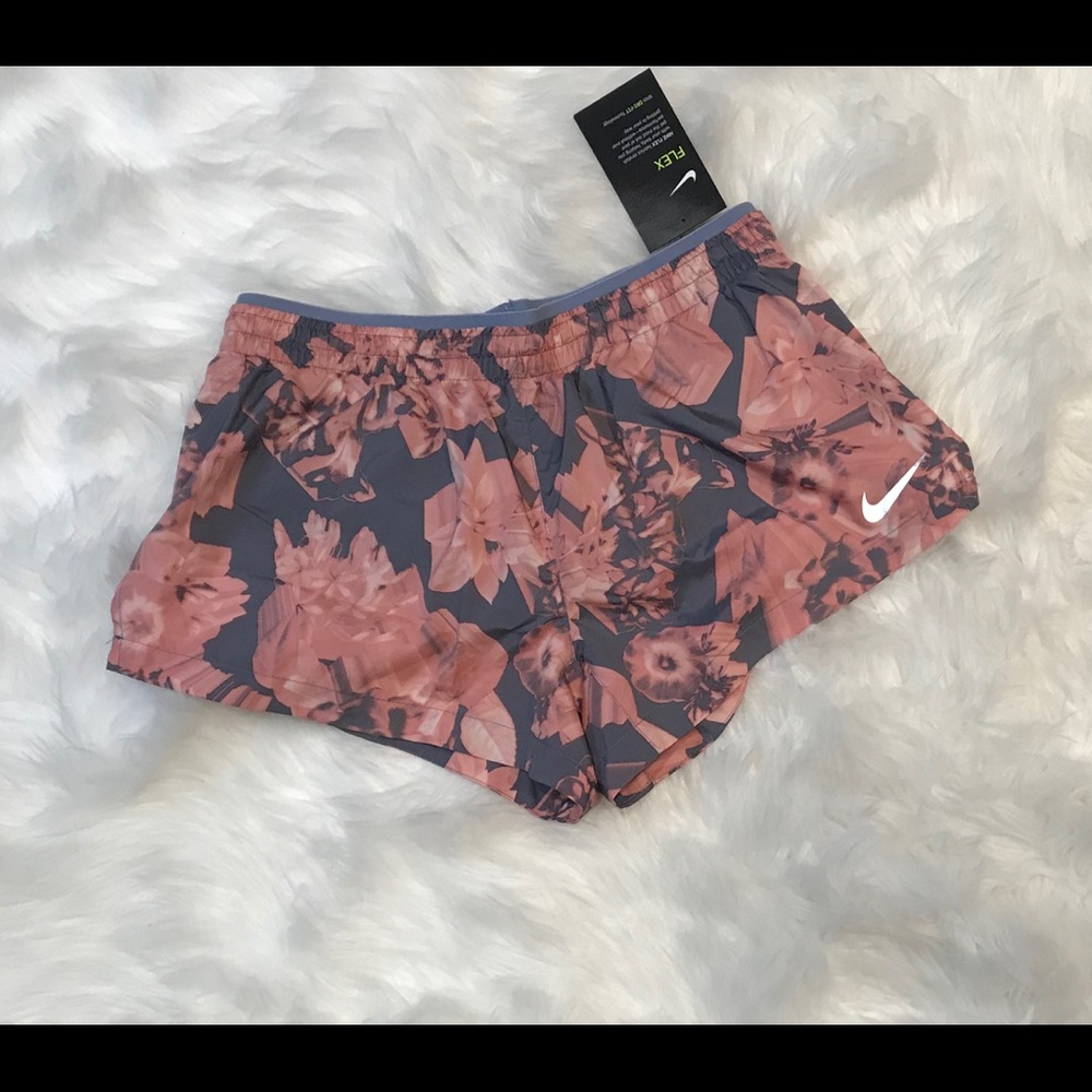 🌸 Nike running shorts 🌸 - Picture 3 of 5